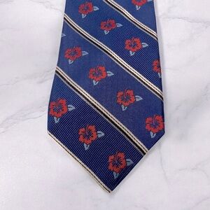 Roundtree & Yorke Silk Necktie